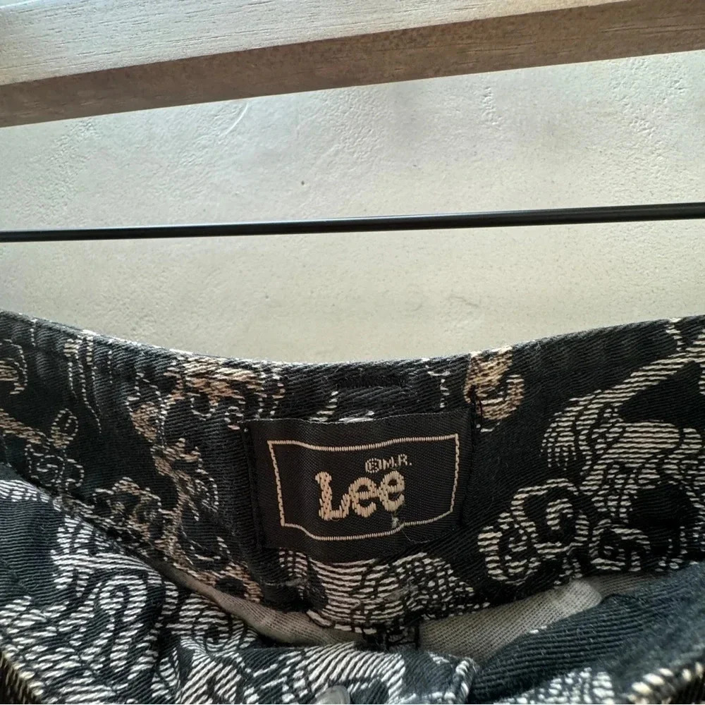 VTG Lees || Women's Dragon Printed Pants Black Ankle Cuffed Size 10 - Picture 7 of 12